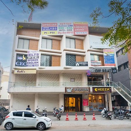 Hotel Lee Grand Anand Ngoại thất bức ảnh