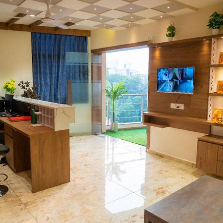 Hotel Lee Grand Anand Ngoại thất bức ảnh
