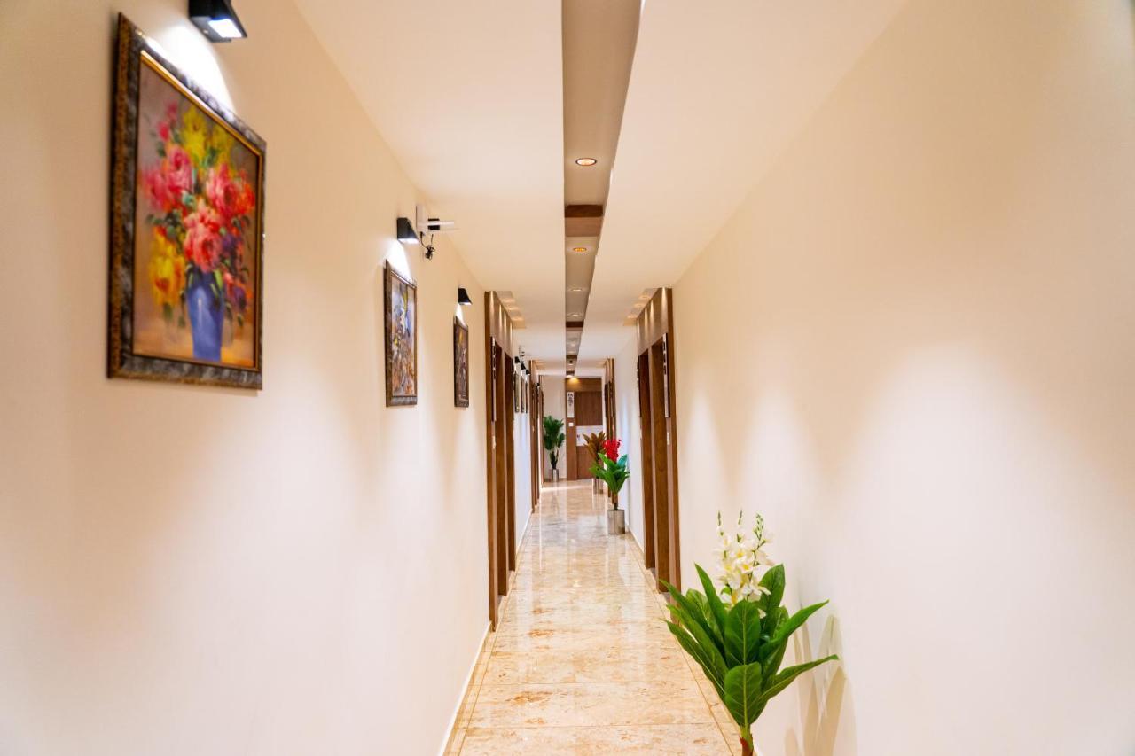 Hotel Lee Grand Anand Ngoại thất bức ảnh