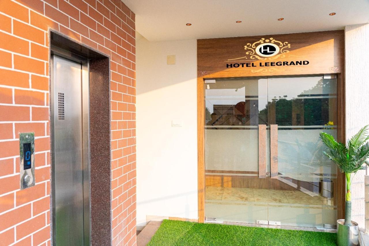 Hotel Lee Grand Anand Ngoại thất bức ảnh