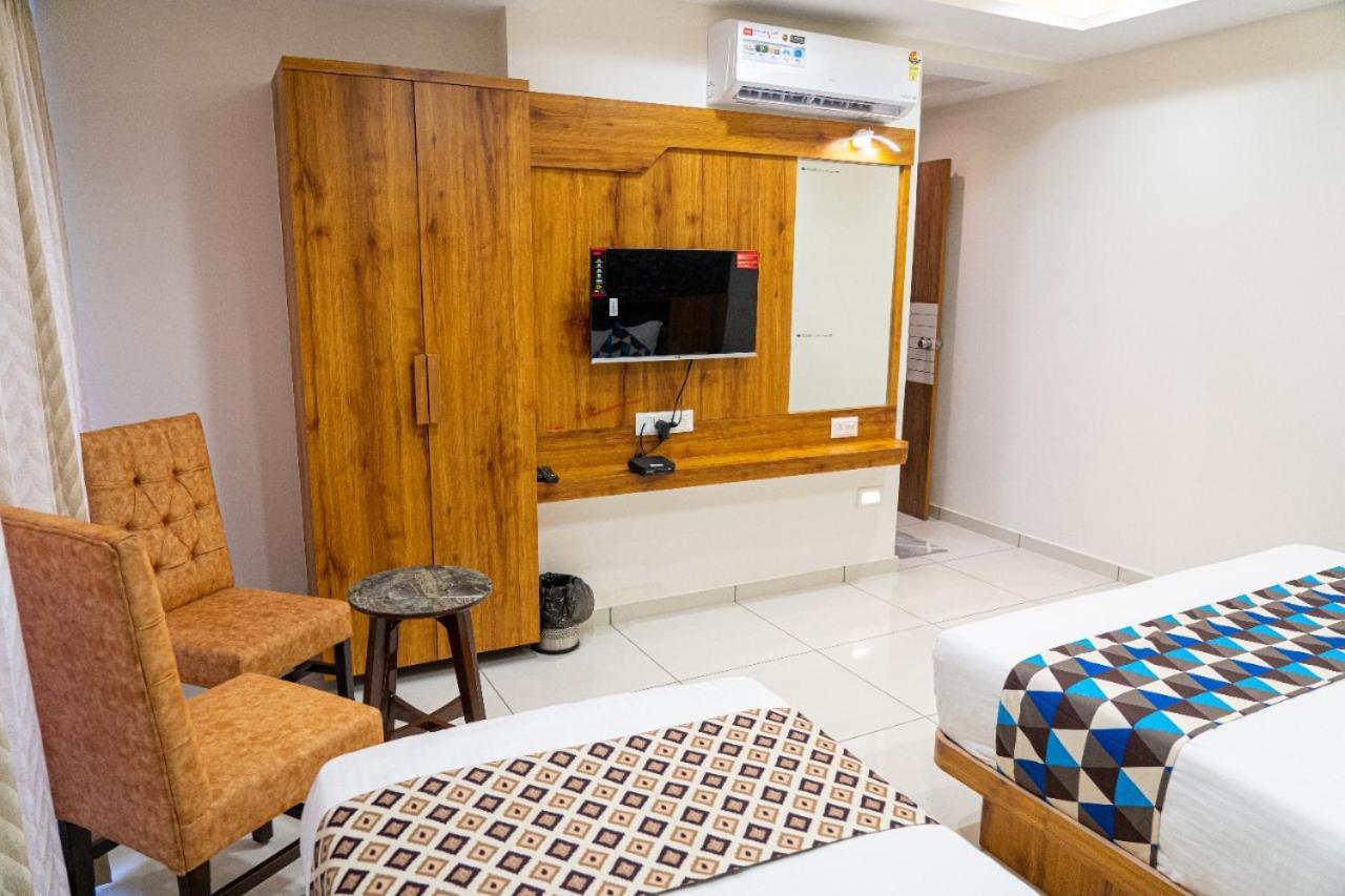 Hotel Lee Grand Anand Ngoại thất bức ảnh
