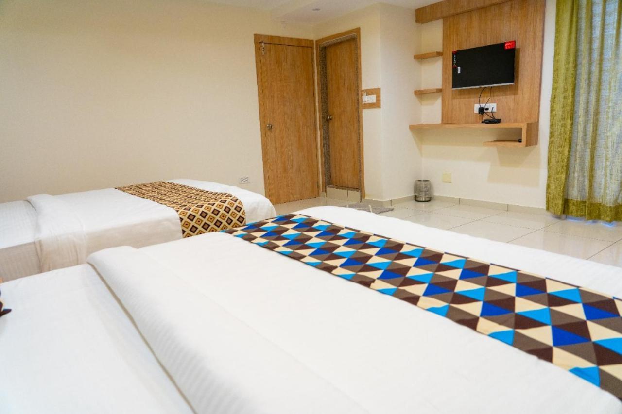 Hotel Lee Grand Anand Ngoại thất bức ảnh