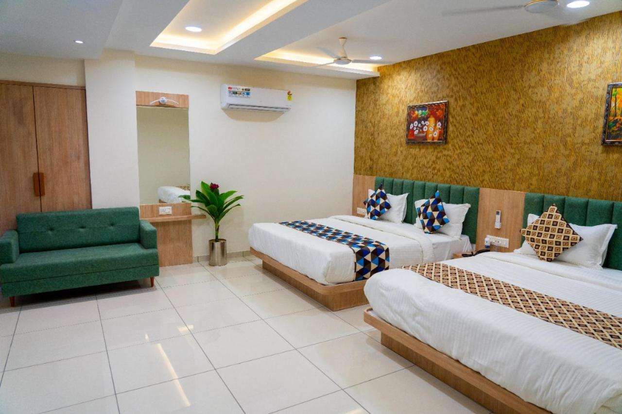 Hotel Lee Grand Anand Ngoại thất bức ảnh
