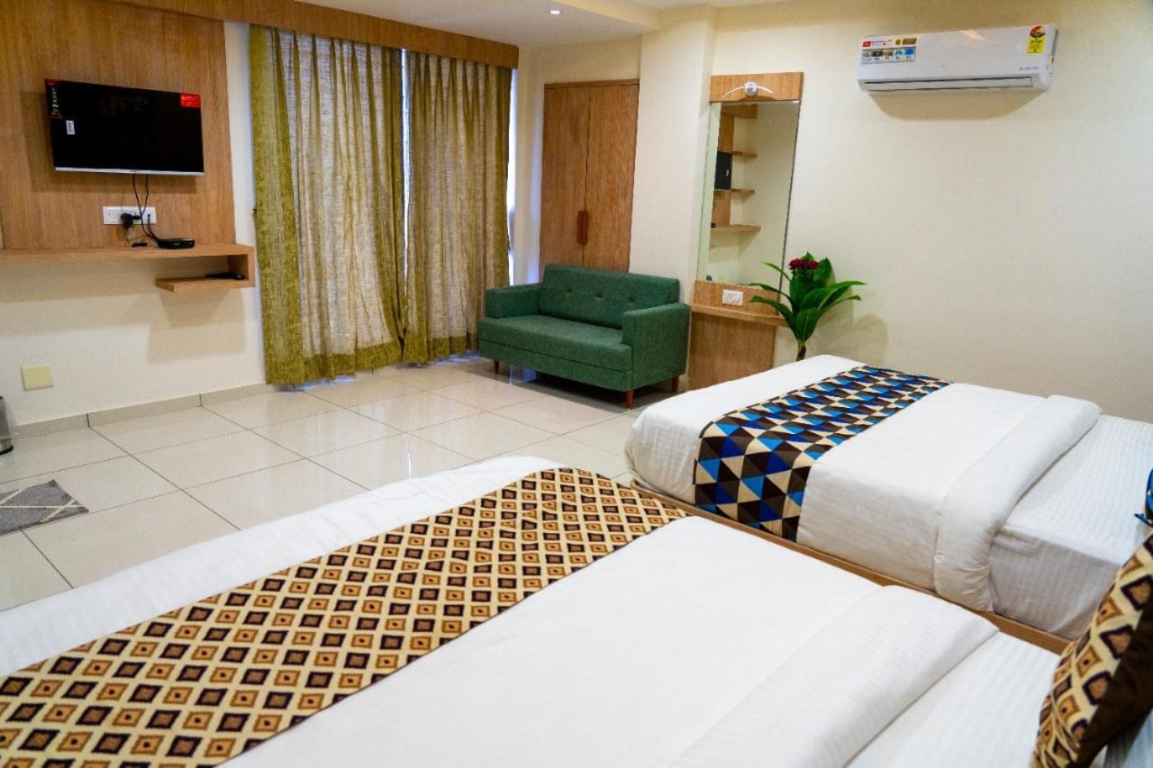 Hotel Lee Grand Anand Ngoại thất bức ảnh